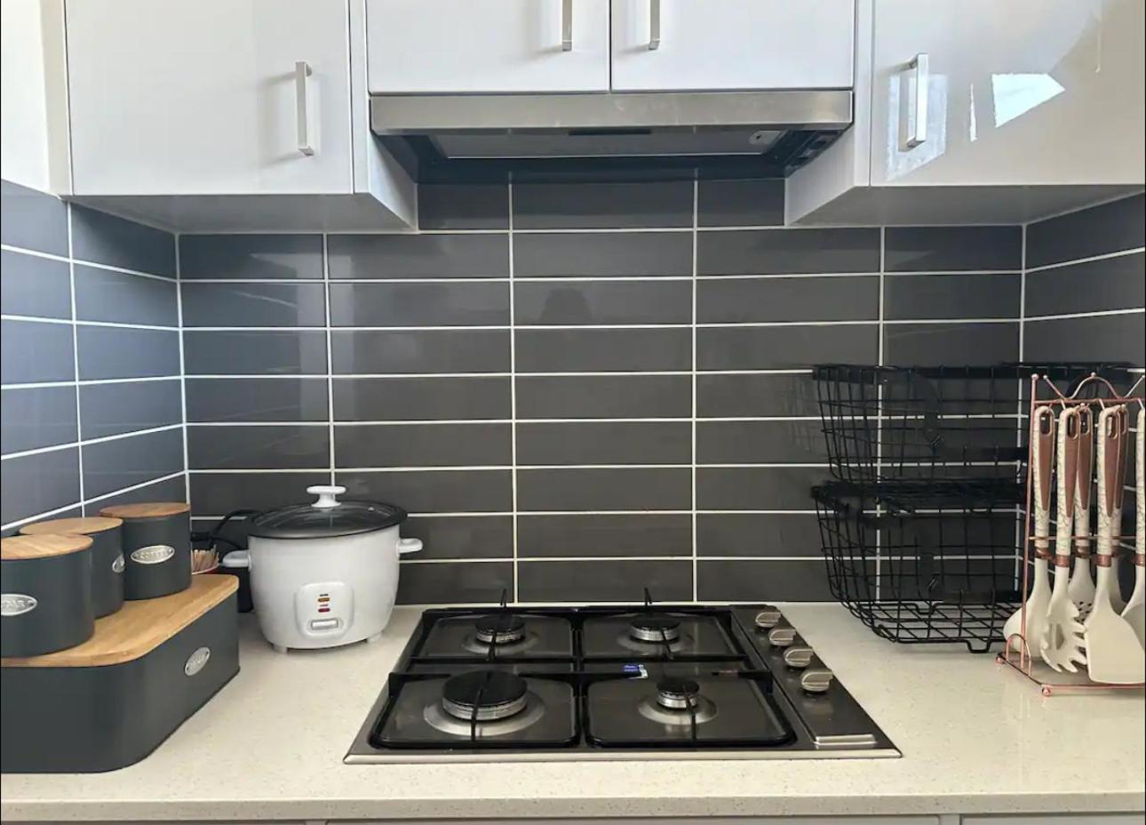 Self-contained Flat *